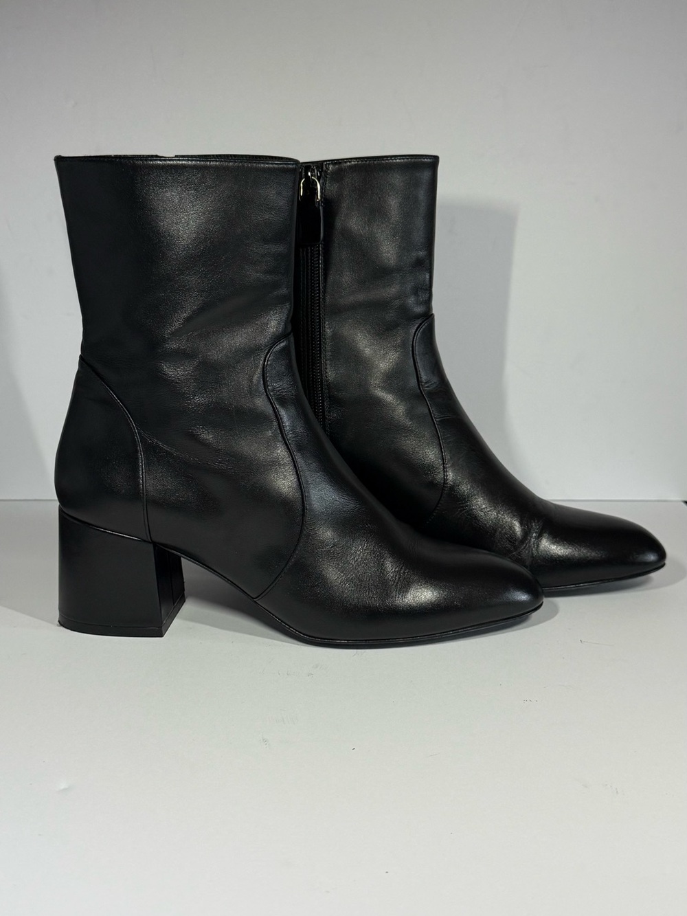 Stuart Weitzman Black Leather Block Heel Ankle Boots size 8.5